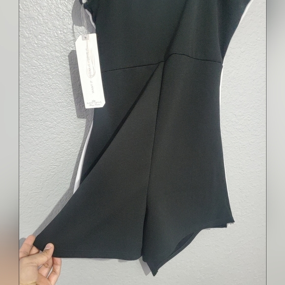 Almost Famous Bodycon Mini Romper Sleeveless Black/White Trim Assymmetric Hem L - Picture 7 of 11